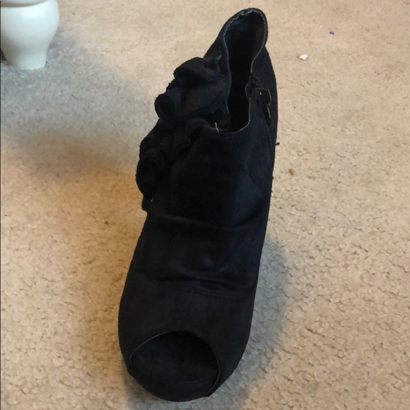 Open toed booties - Picture 6 of 8